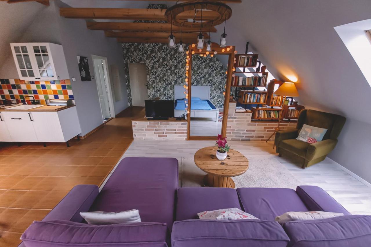 Pannonia Apartment God Luaran gambar
